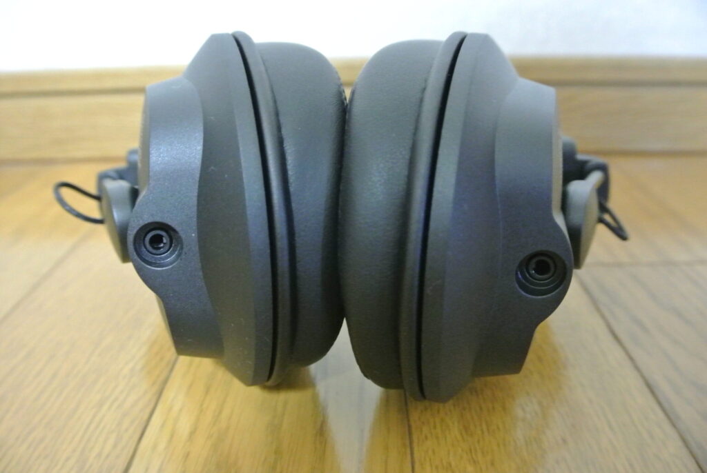 FOSTEX T50RPmk4 のケーブル接続部画像