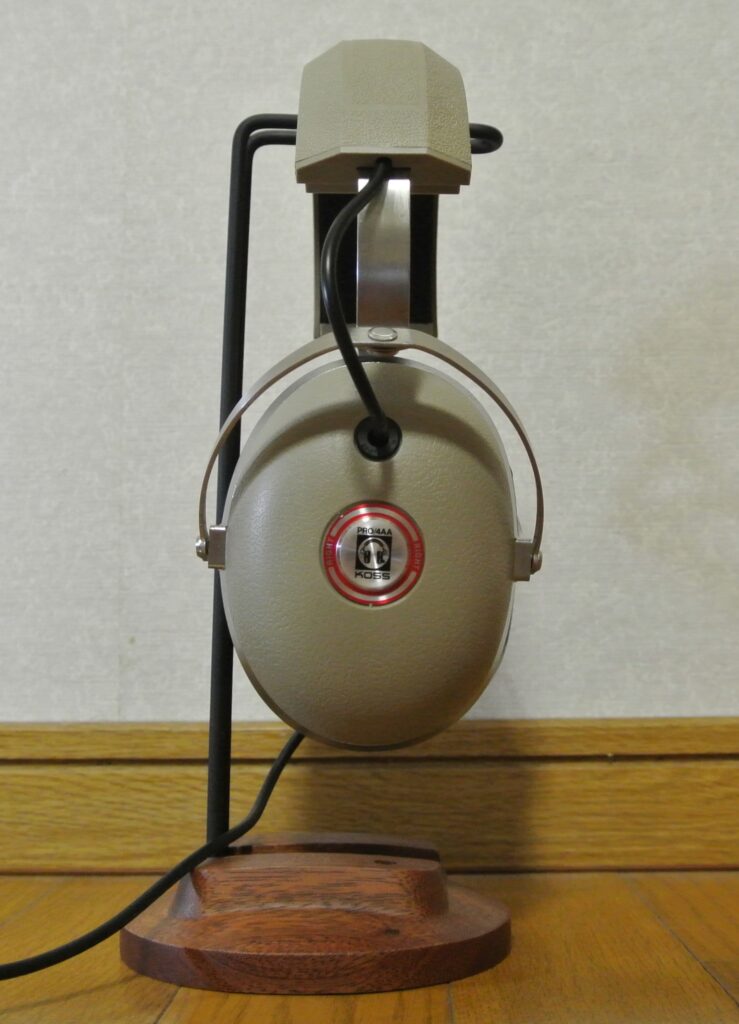 KOSS PRO4AA の右側画像